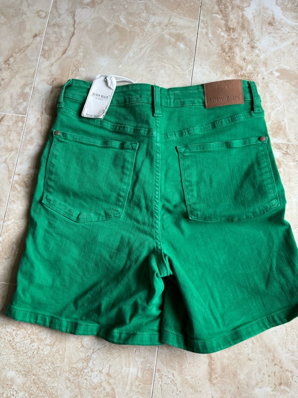 Judy Blue garment dyed Kelly green Jean shorts large new NWT - Picture 2 of 6